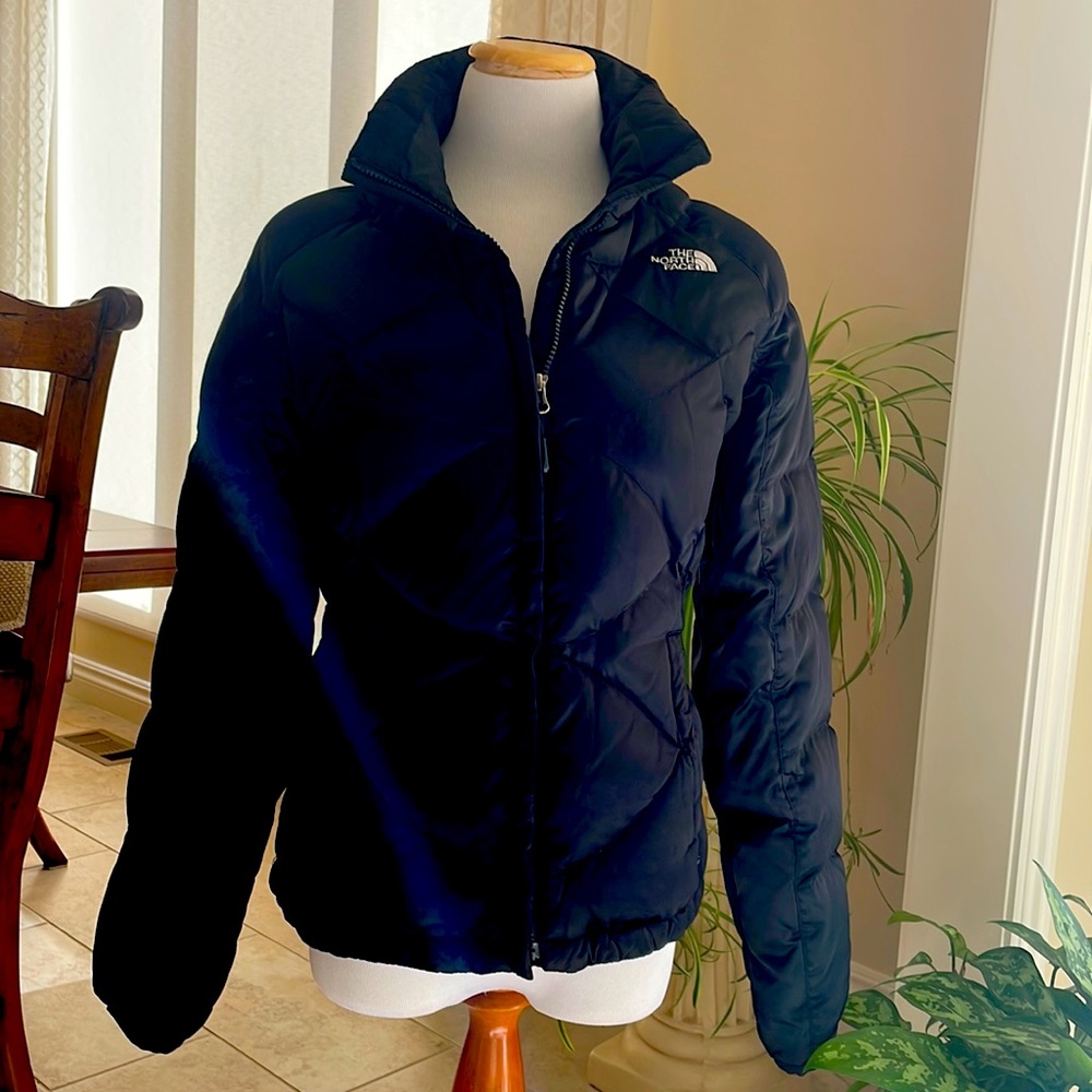 Woman’s north face black quilted 550 Goosedown puffer jacket size small